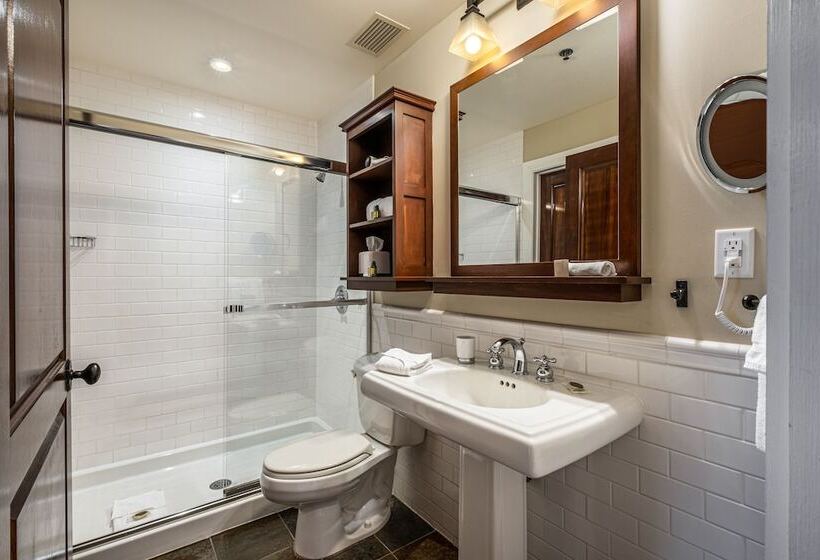 בית מלון כפרי Chateau Beauvallon