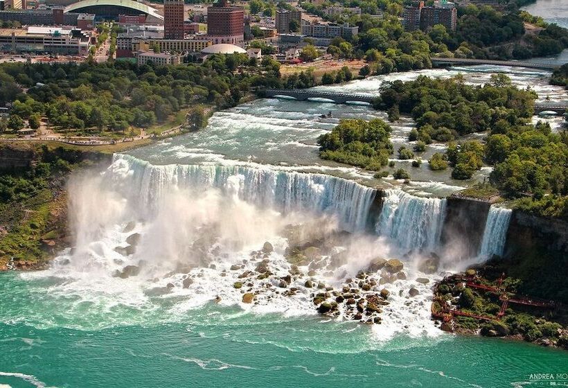 בית מלון כפרי Comfort Inn Fallsview