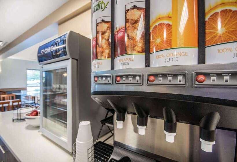 هتل Comfort Inn & Suites