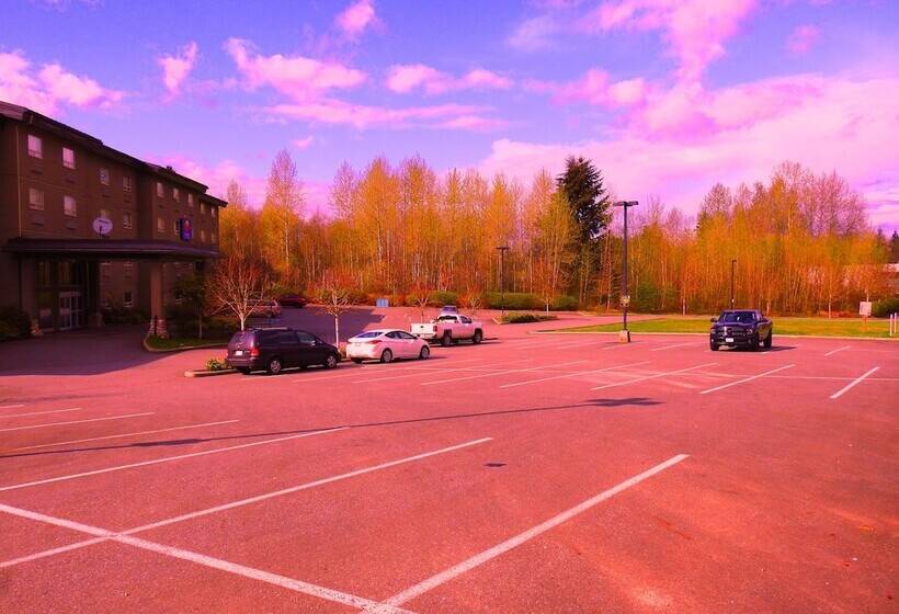 هتل Comfort Inn & Suites