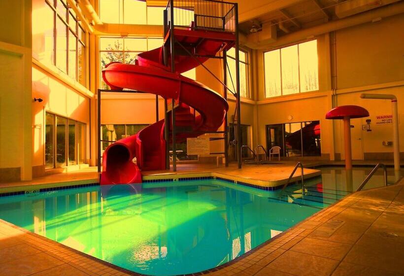 هتل Comfort Inn & Suites