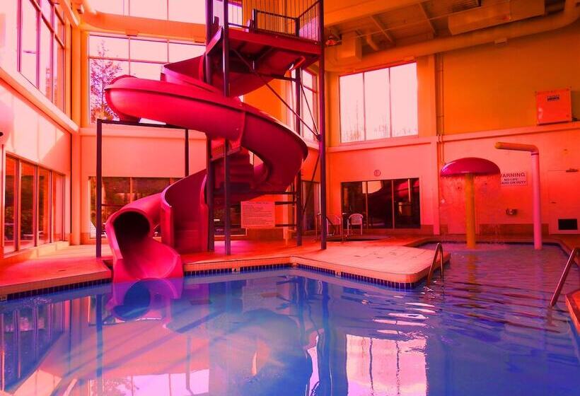 هتل Comfort Inn & Suites