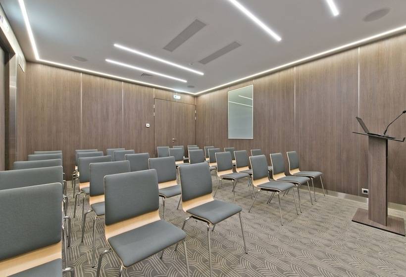 Congress Avenue Hotel