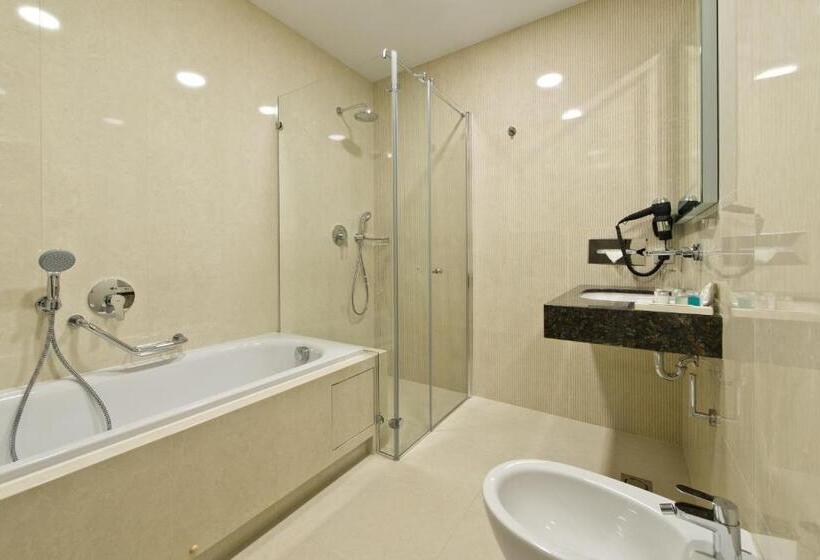 Congress Avenue Hotel