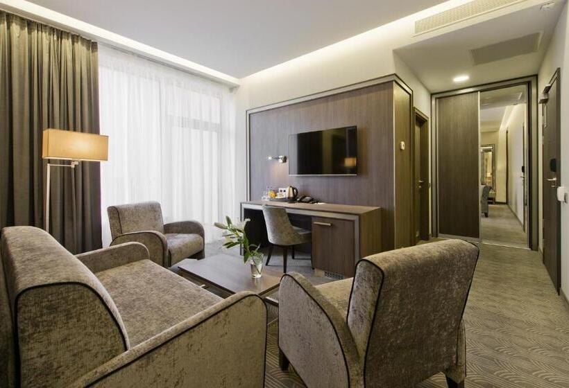 Congress Avenue Hotel