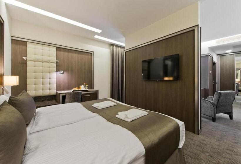 Congress Avenue Hotel