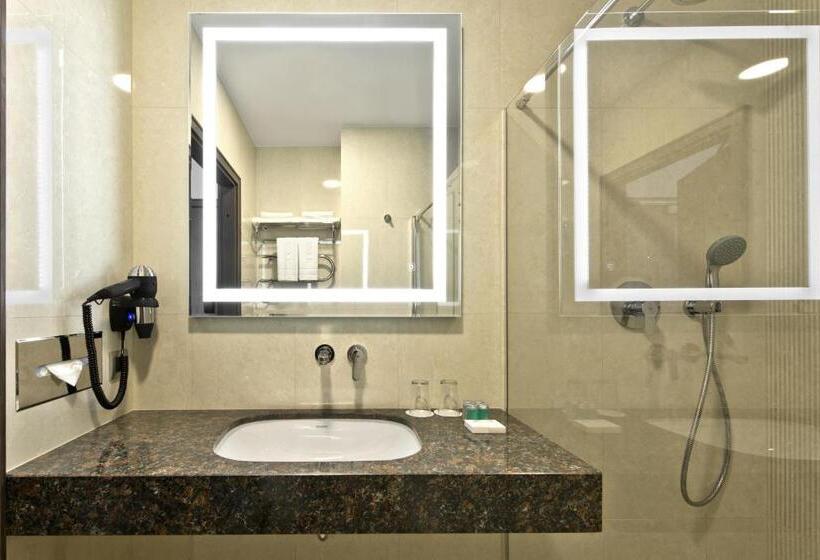 Congress Avenue Hotel