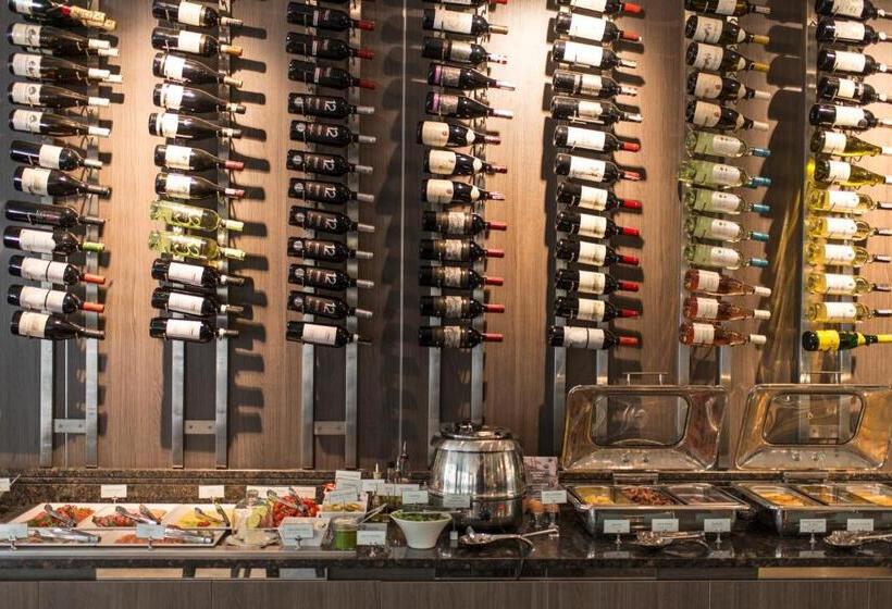 Congress Avenue Hotel