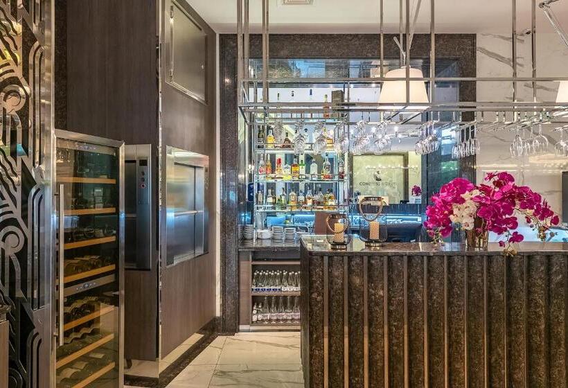 Congress Avenue Hotel