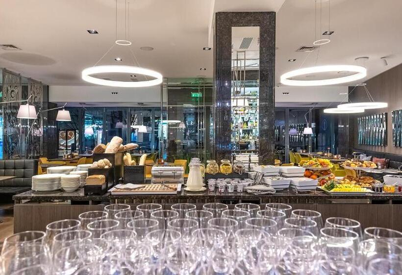 Congress Avenue Hotel