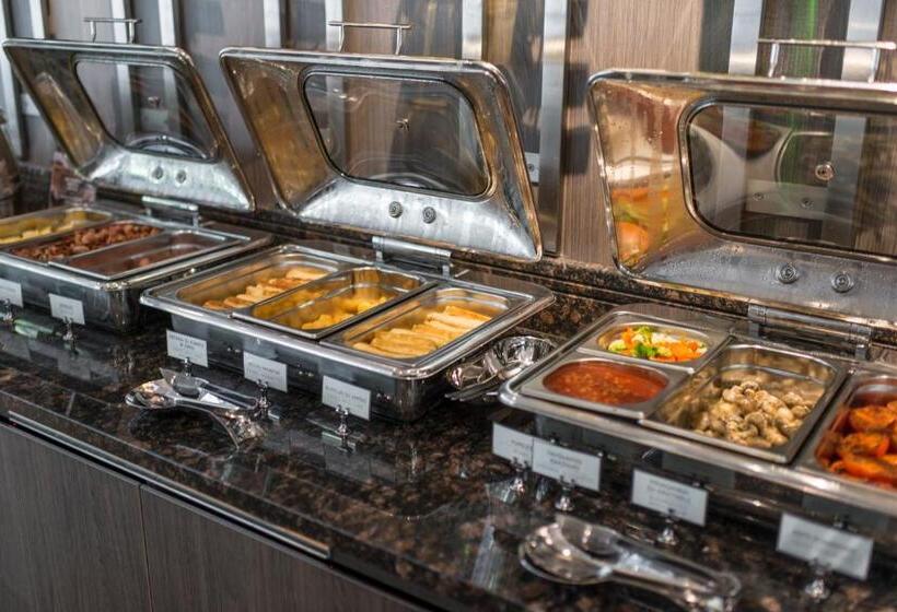 Congress Avenue Hotel