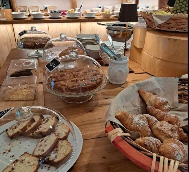 בית מלון כפרי Cortese