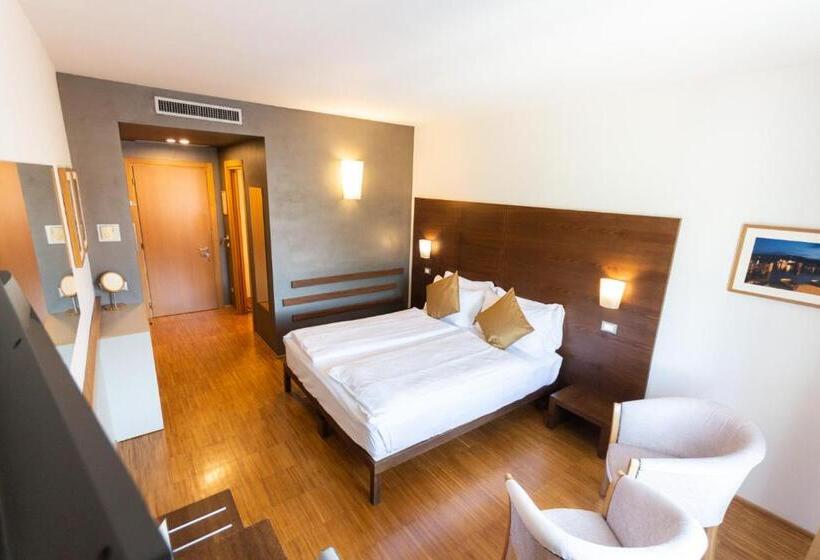 בית מלון כפרי Cortese