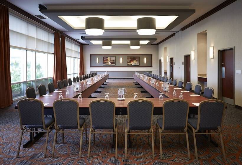 فندق Courtyard By Marriott Montreal Airport