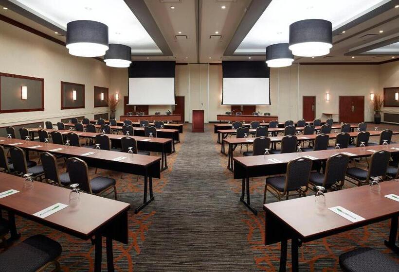 فندق Courtyard By Marriott Montreal Airport