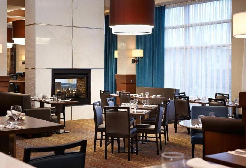 فندق Courtyard By Marriott Montreal Airport