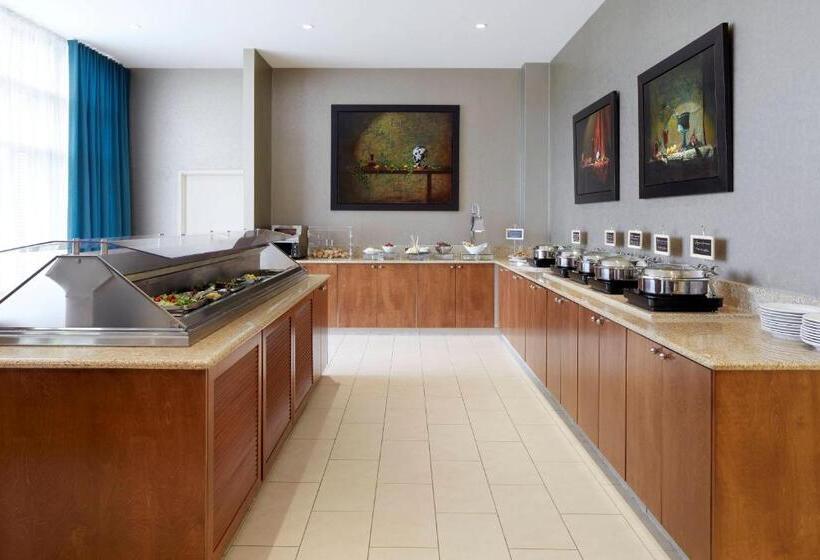 فندق Courtyard By Marriott Montreal Airport