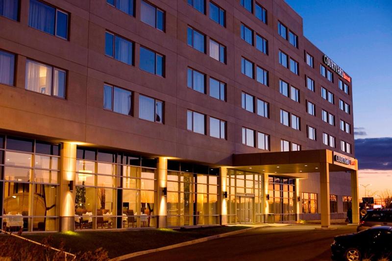 فندق Courtyard By Marriott Montreal Airport