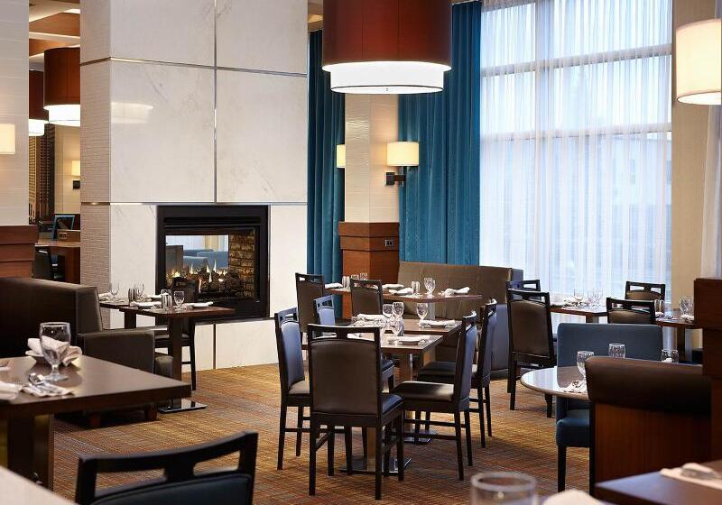 فندق Courtyard By Marriott Montreal Airport