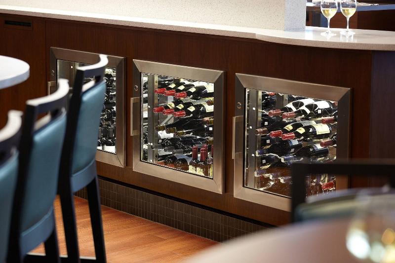 فندق Courtyard By Marriott Montreal Airport