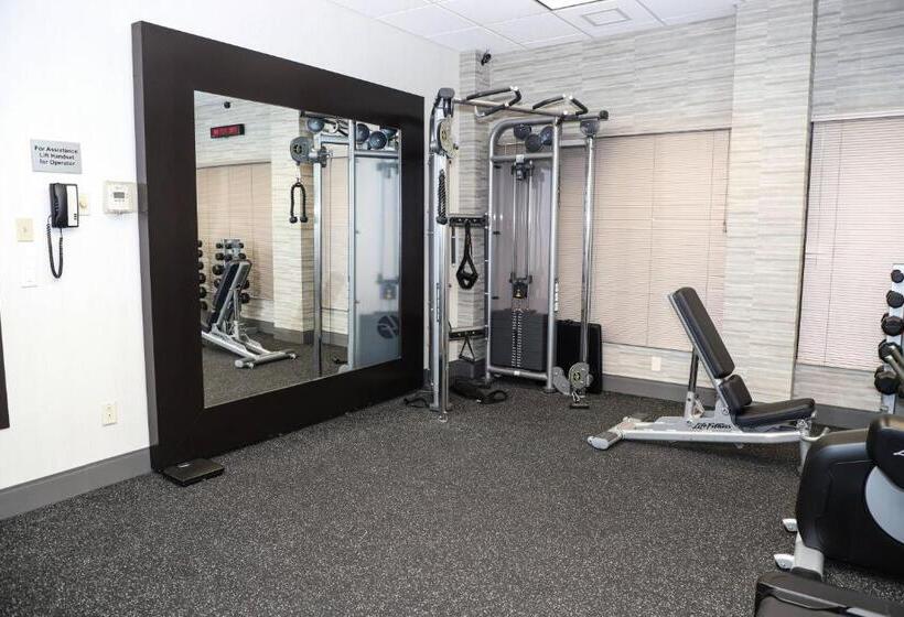 Отель Courtyard By Marriott Toronto Brampton