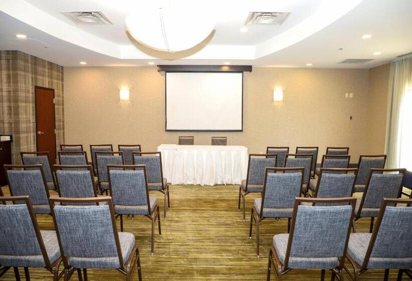 호텔 Courtyard By Marriott Toronto Brampton