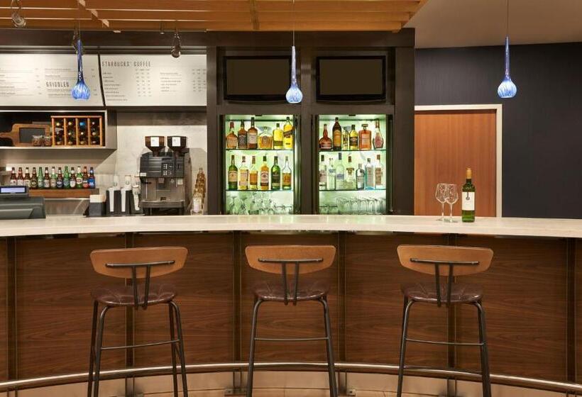 هتل Courtyard By Marriott Toronto Markham