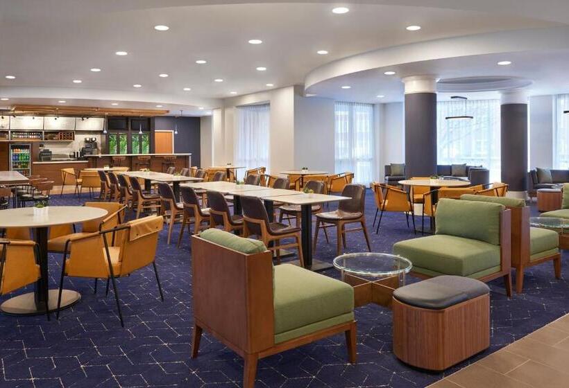 هتل Courtyard By Marriott Toronto Markham