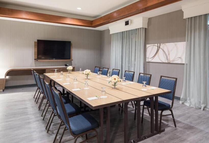 בית מלון כפרי Courtyard By Marriott Toronto Vaughan