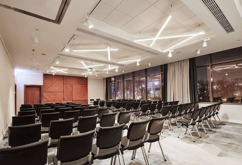 هتل Courtyard By Marriott Katowice City Center