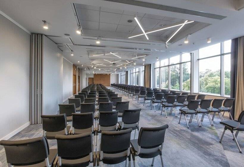 هتل Courtyard By Marriott Katowice City Center