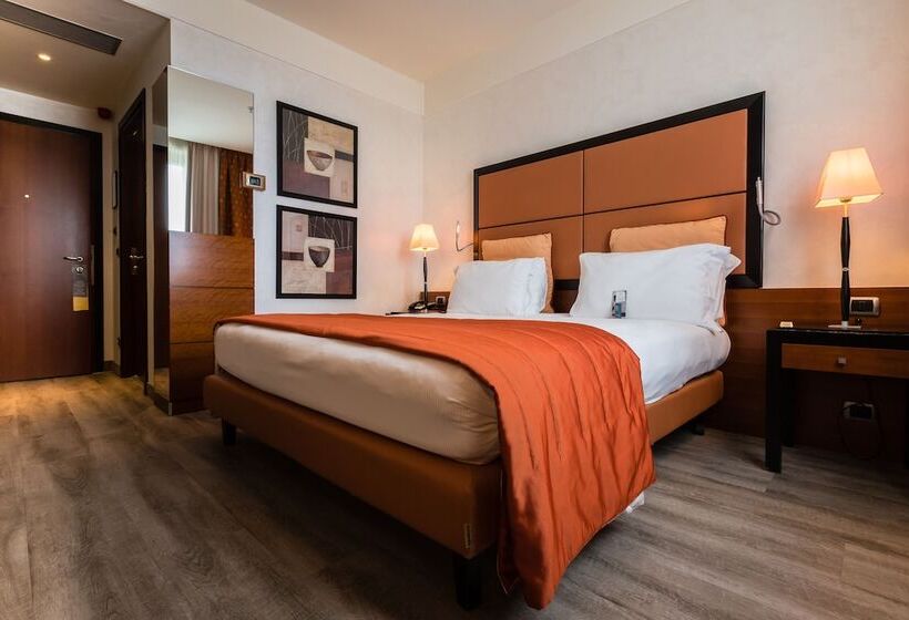 בית מלון כפרי Crowne Plaza Milan   Malpensa Airport, An Ihg