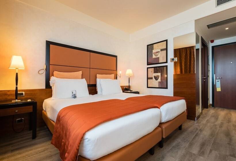 בית מלון כפרי Crowne Plaza Milan   Malpensa Airport, An Ihg