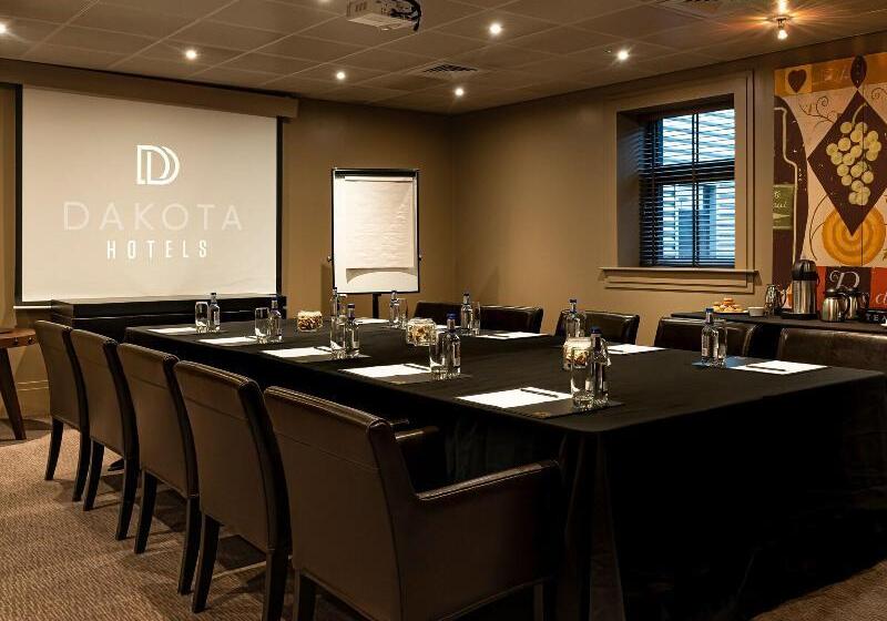 فندق Dakota Eurocentral