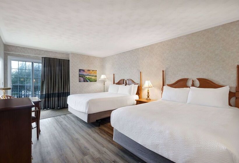 Отель Days Inn By Wyndham Edmundston