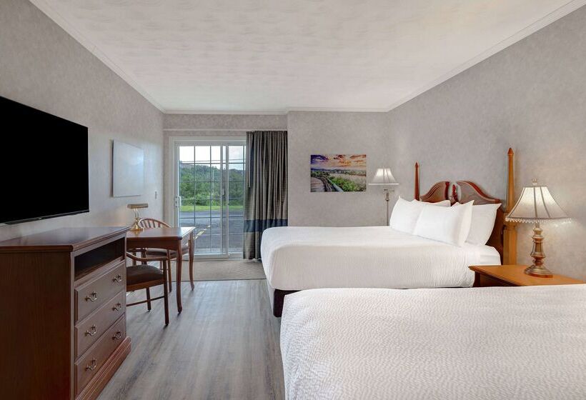 Отель Days Inn By Wyndham Edmundston