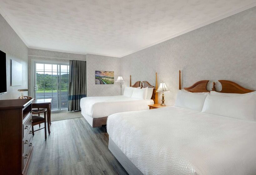 Отель Days Inn By Wyndham Edmundston