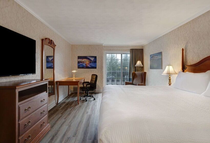 Отель Days Inn By Wyndham Edmundston