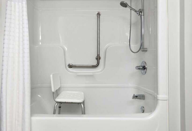 Отель Days Inn By Wyndham Edmundston