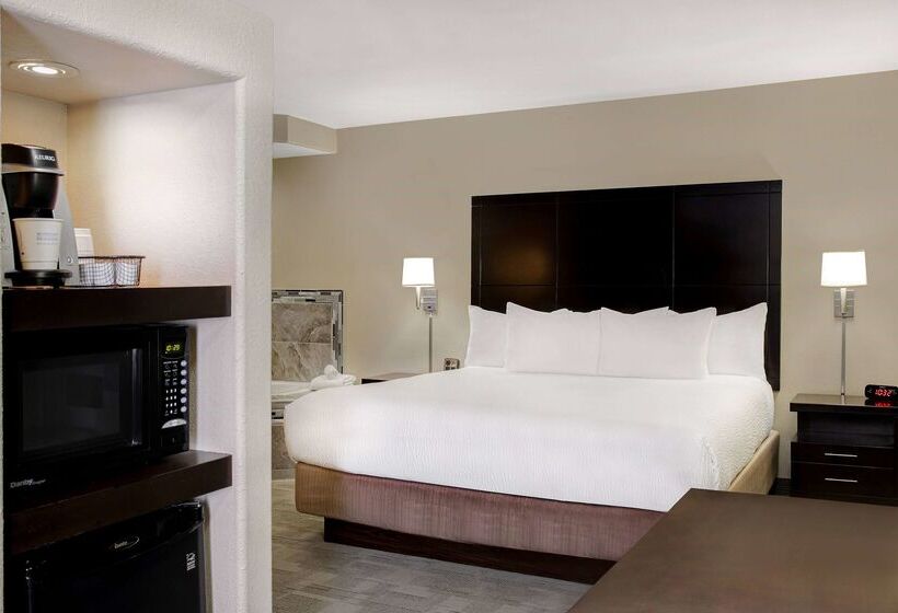 בית מלון כפרי Days Inn By Wyndham Medicine Hat