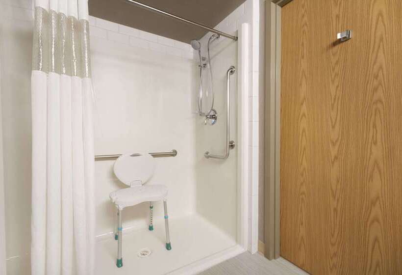 هتل Days Inn By Wyndham Medicine Hat
