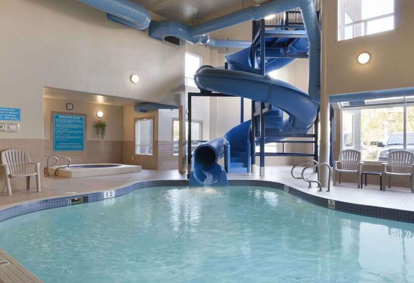 בית מלון כפרי Days Inn By Wyndham Medicine Hat