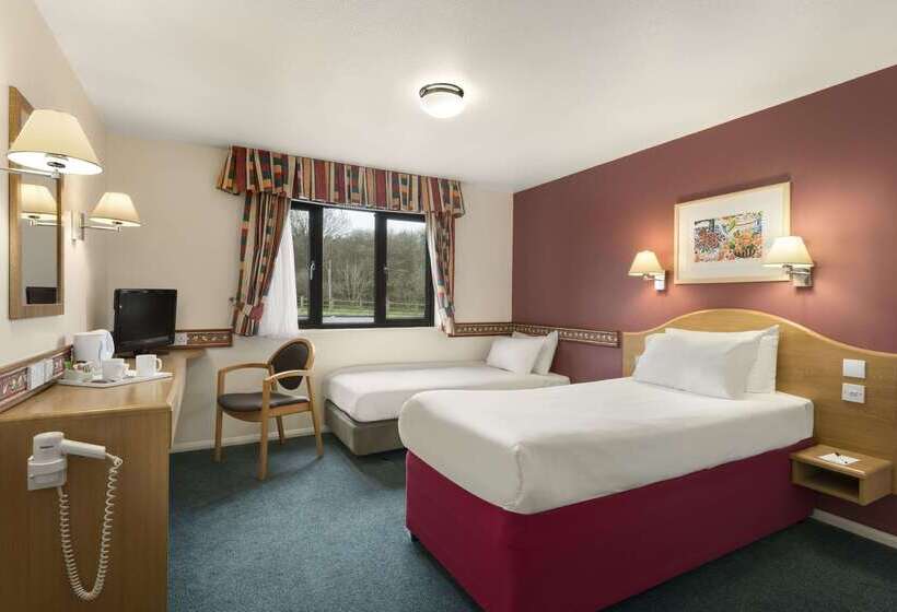 فندق Days Inn Michaelwood M5