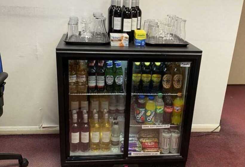 호텔 Days Inn Michaelwood M5