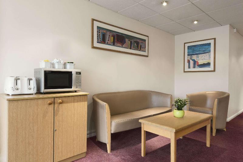 فندق Days Inn Michaelwood M5