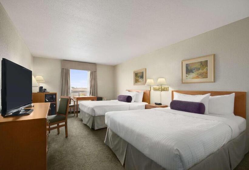 בית מלון כפרי Days Inn By Wyndham Red Deer