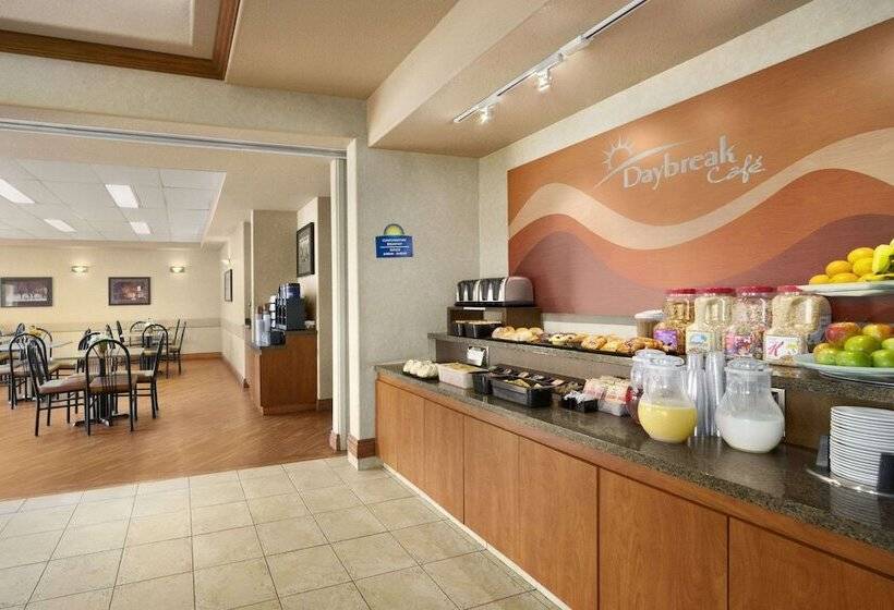 Szálloda Days Inn By Wyndham Red Deer