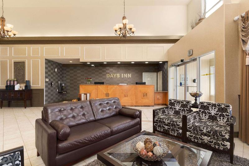 酒店 Days Inn By Wyndham Saskatoon