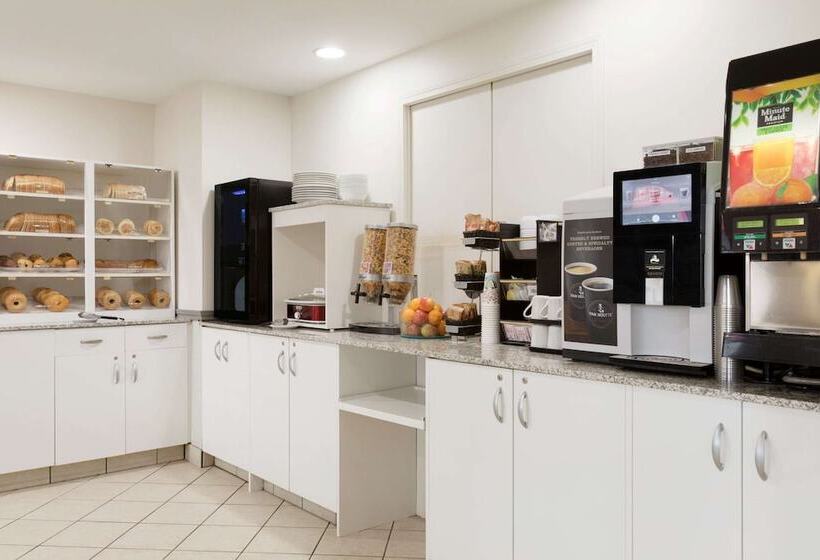 فندق Days Inn By Wyndham Steinbach