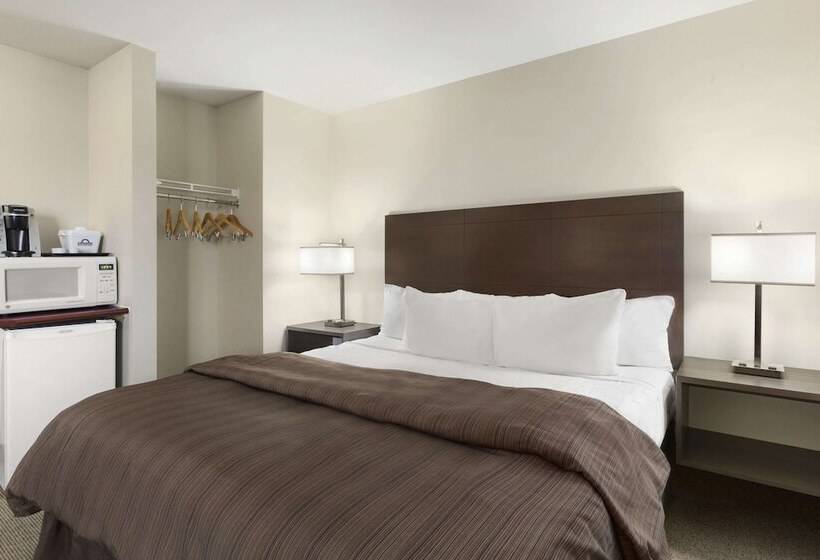 فندق Days Inn By Wyndham Steinbach